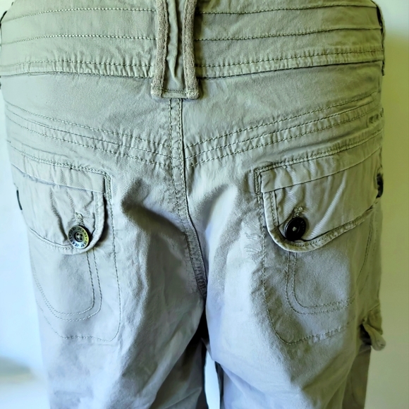 DKNY Jeans Capri Cargo Pants Size 10 - Picture 9 of 11